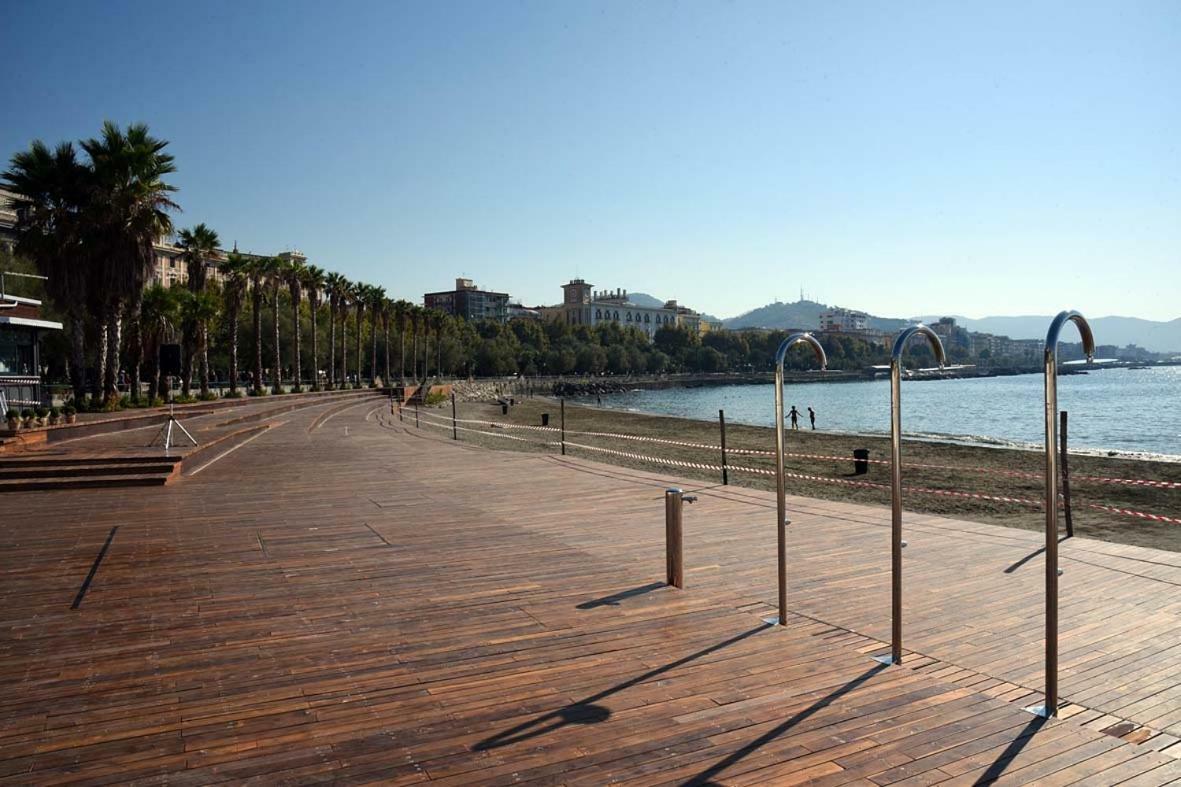Casa Vacanza "Al Vicolo Delle Colonne" Salerno Zewnętrze zdjęcie