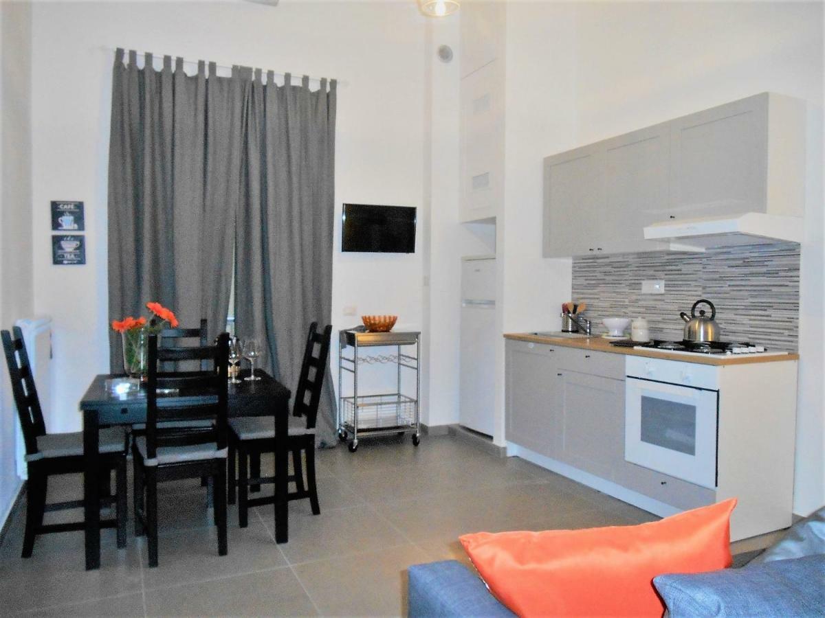 Casa Vacanza "Al Vicolo Delle Colonne" Salerno Zewnętrze zdjęcie