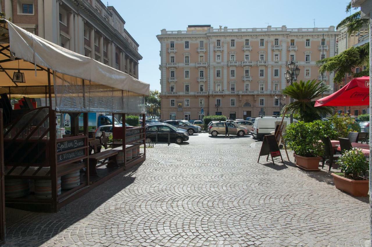 Casa Vacanza "Al Vicolo Delle Colonne" Salerno Zewnętrze zdjęcie
