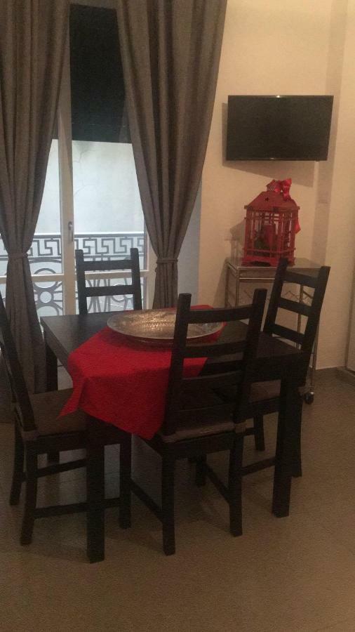 Casa Vacanza "Al Vicolo Delle Colonne" Salerno Zewnętrze zdjęcie