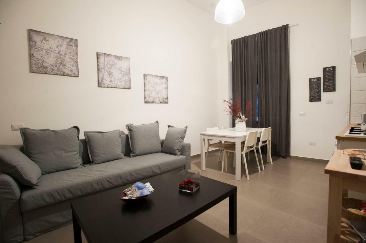 Casa Vacanza "Al Vicolo Delle Colonne" Salerno Zewnętrze zdjęcie