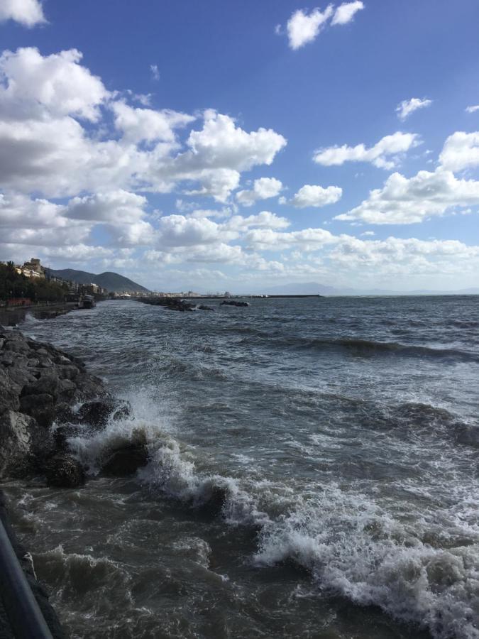Casa Vacanza "Al Vicolo Delle Colonne" Salerno Zewnętrze zdjęcie