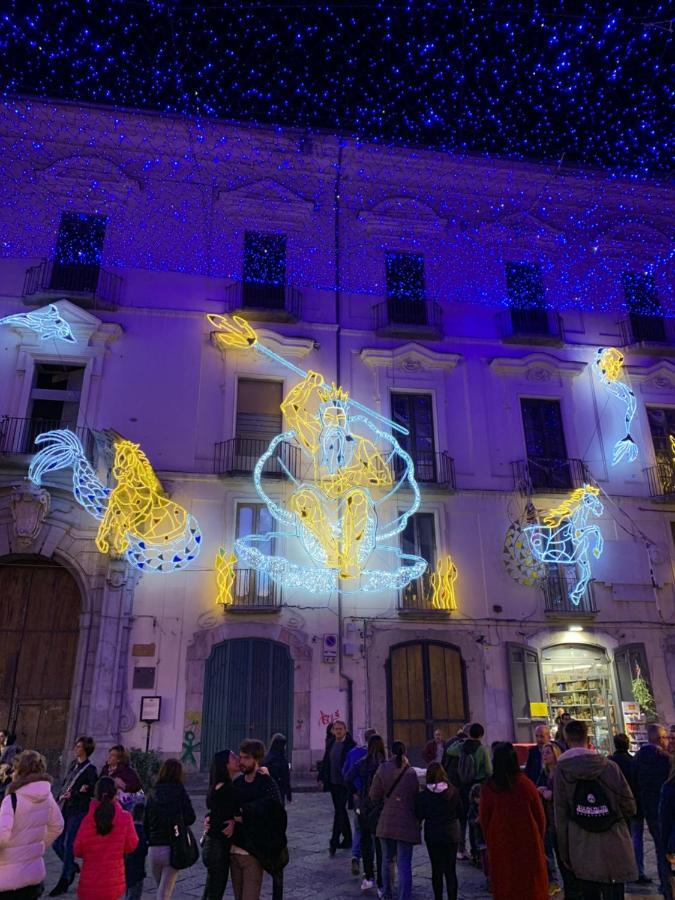 Casa Vacanza "Al Vicolo Delle Colonne" Salerno Zewnętrze zdjęcie